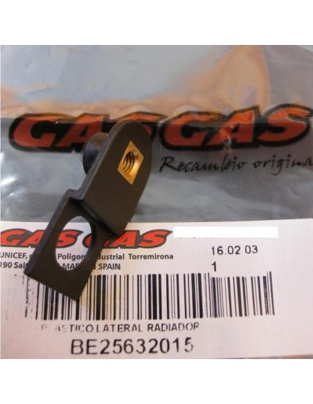 PLASTICO LATERAL RADIADOR GAS GAS PLASTICO LATERAL RADIADOR GAS GAS